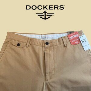 NWT Dockers Field Khaki Gold Size 34 x 34
